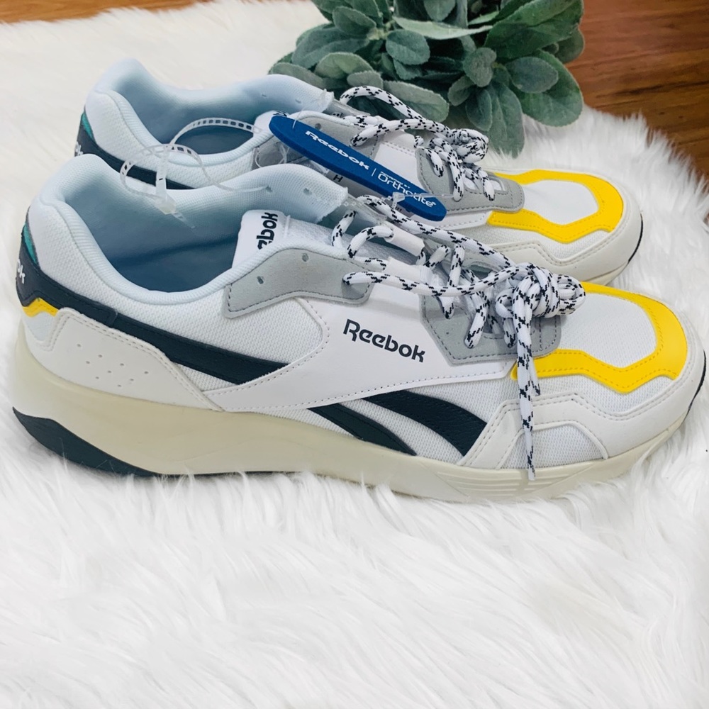 NEW Reebok Ortholite Sneakers